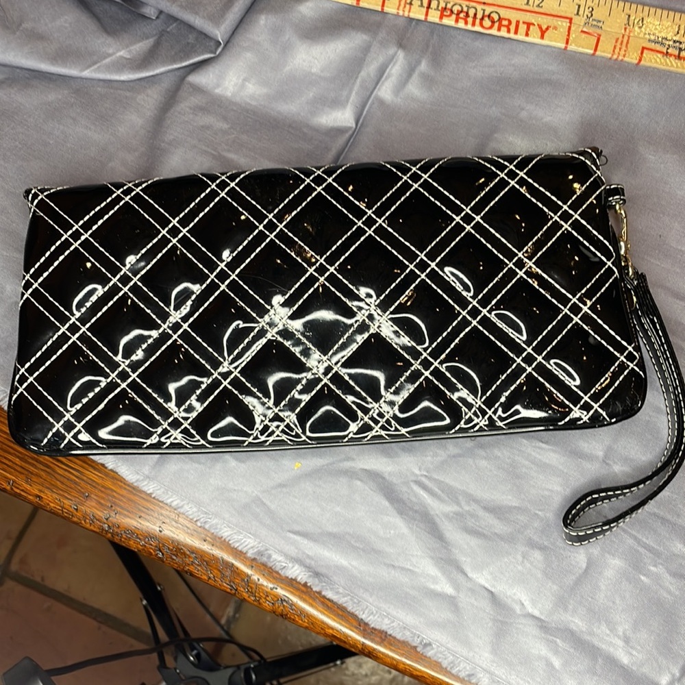 Wristlet - Picture 2 of 3